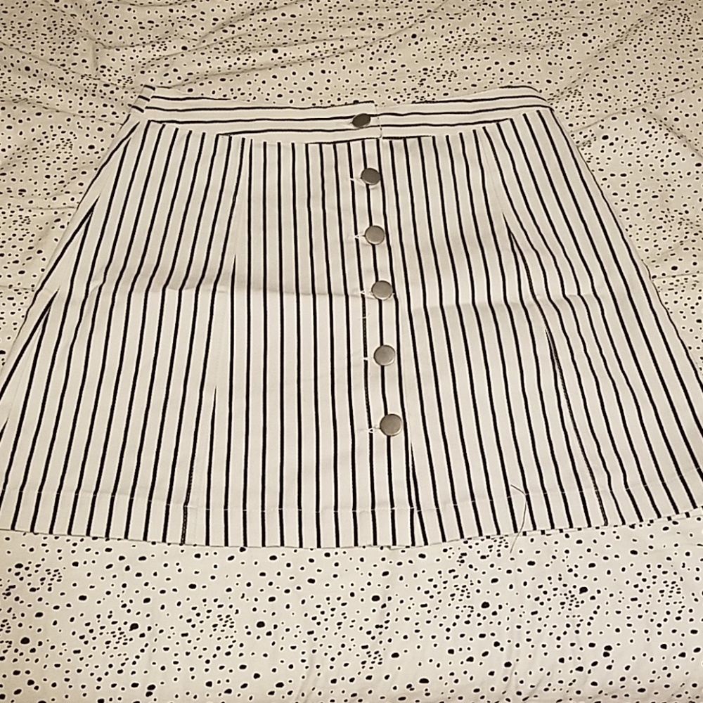 Carly Jean Los Angeles "Paige" skirt size medium